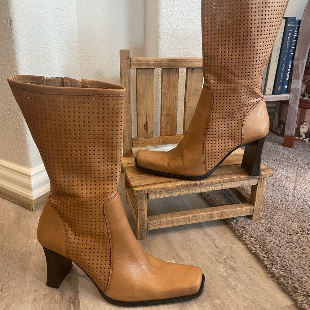 Two Lips Vintage Square Toe Boots - Women | Color: Brown/Tan| Size: 9